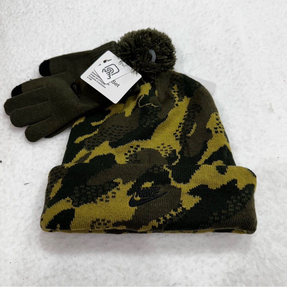 Youth Nike Hat and Glove Set